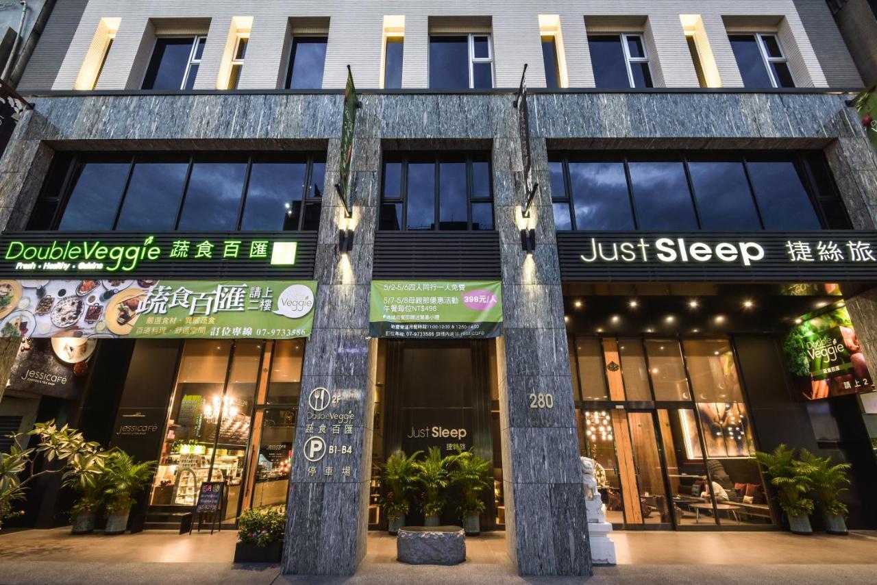 Just Sleep Kaohsiung Station Hotel Bagian luar foto