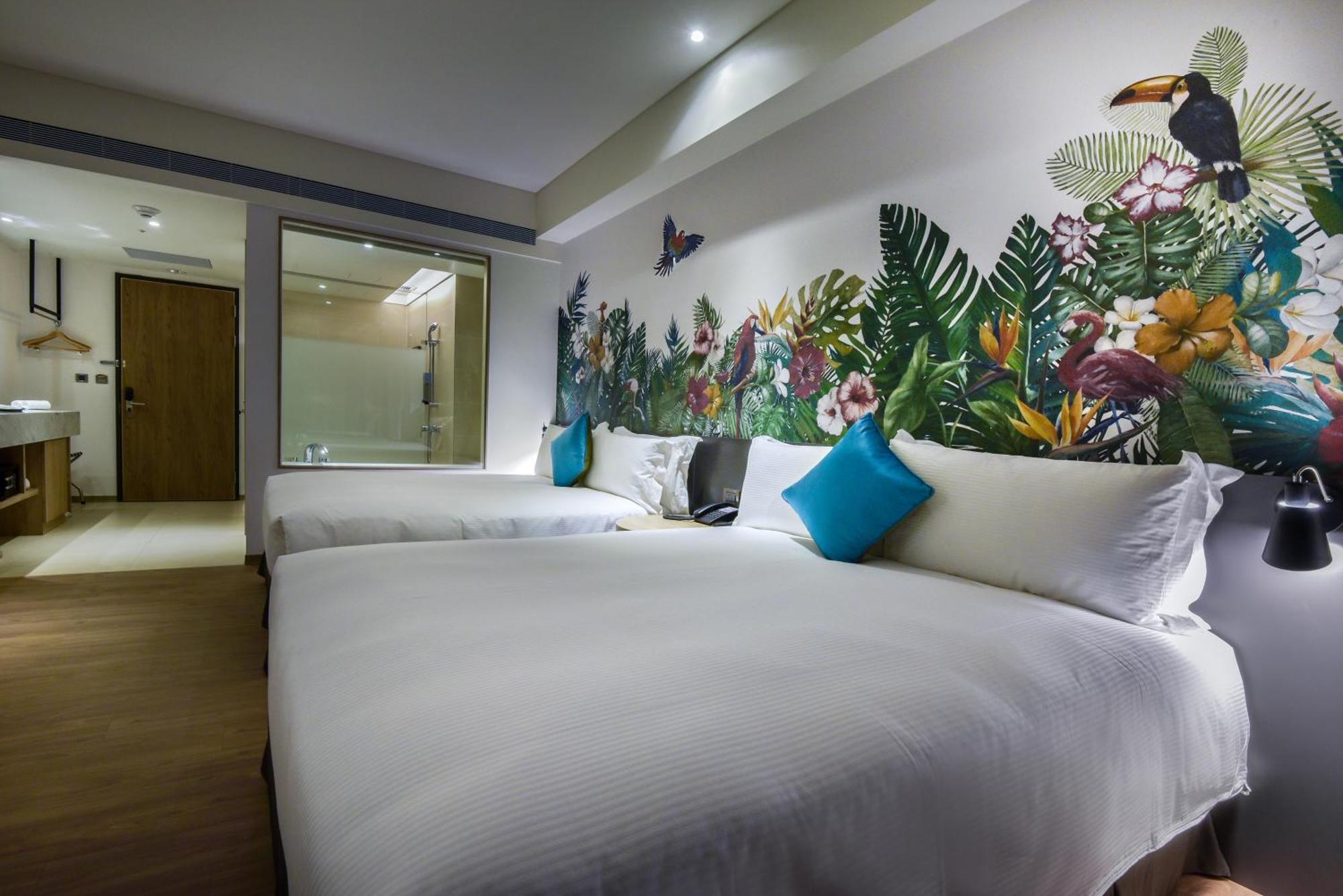 Just Sleep Kaohsiung Station Hotel Bagian luar foto