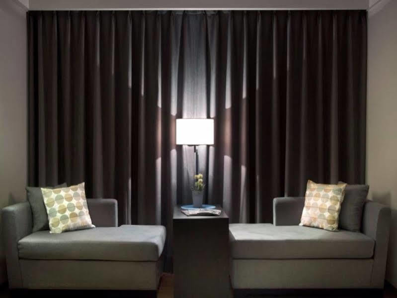 Just Sleep Kaohsiung Station Hotel Bagian luar foto