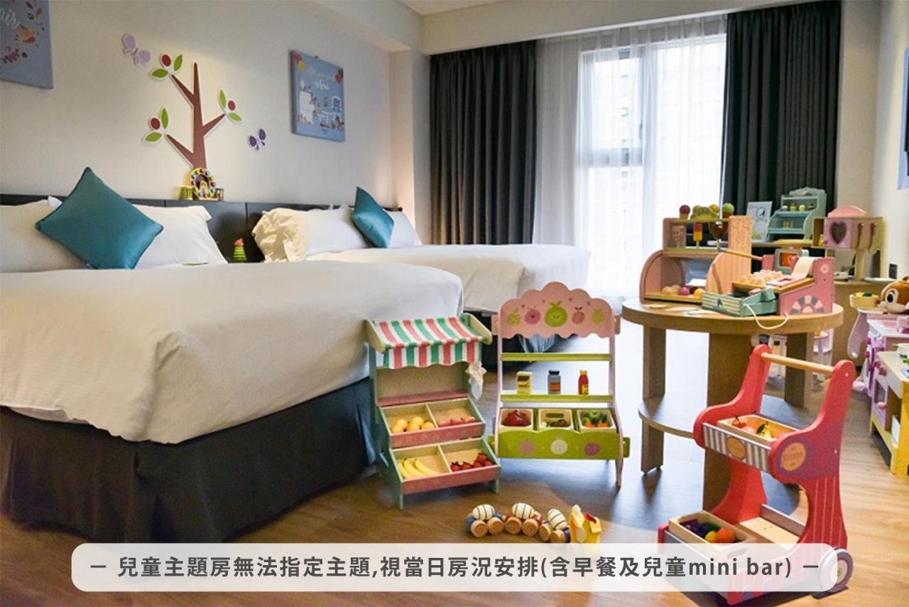 Just Sleep Kaohsiung Station Hotel Bagian luar foto